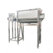 Horizontal dry powder mixer