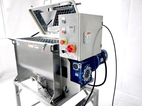 Pharmaceutical mixer